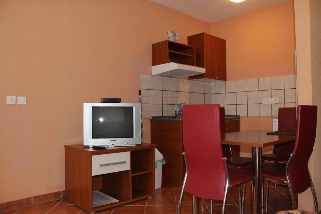 Apartments Isabela Baska  Ruang foto